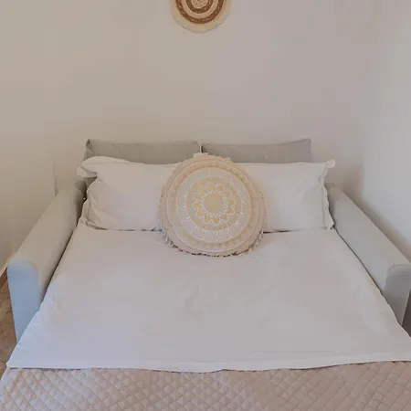 Willa Crown Luxurious Residences, *