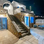 Crown Luxurious Residences, קיתנוס