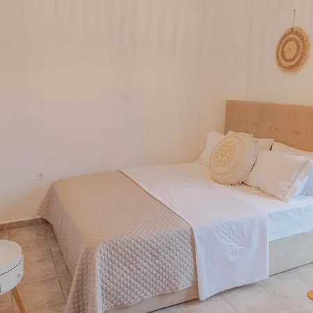 וילה Crown Luxurious Residences, קיתנוס