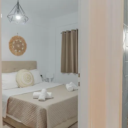 Вилла Crown Luxurious Residences, Китнос