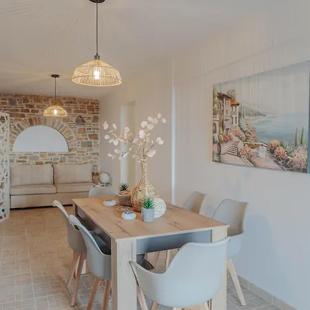 Вилла Crown Luxurious Residences,