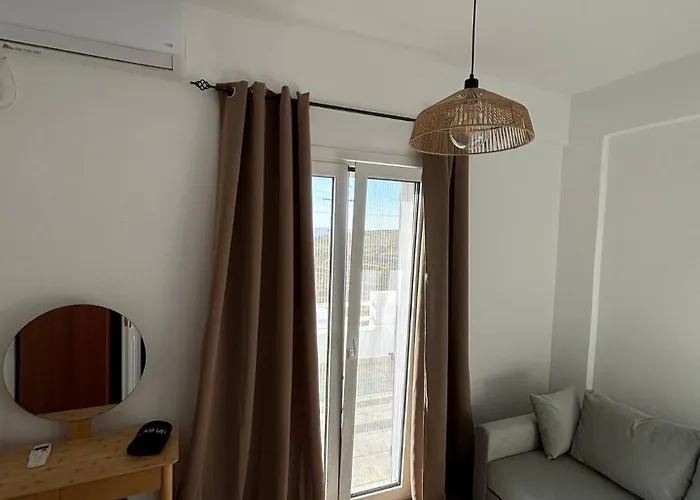 Crown Luxurious Residences, Kythnos