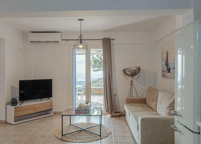 Crown Luxurious Residences, Kythnos